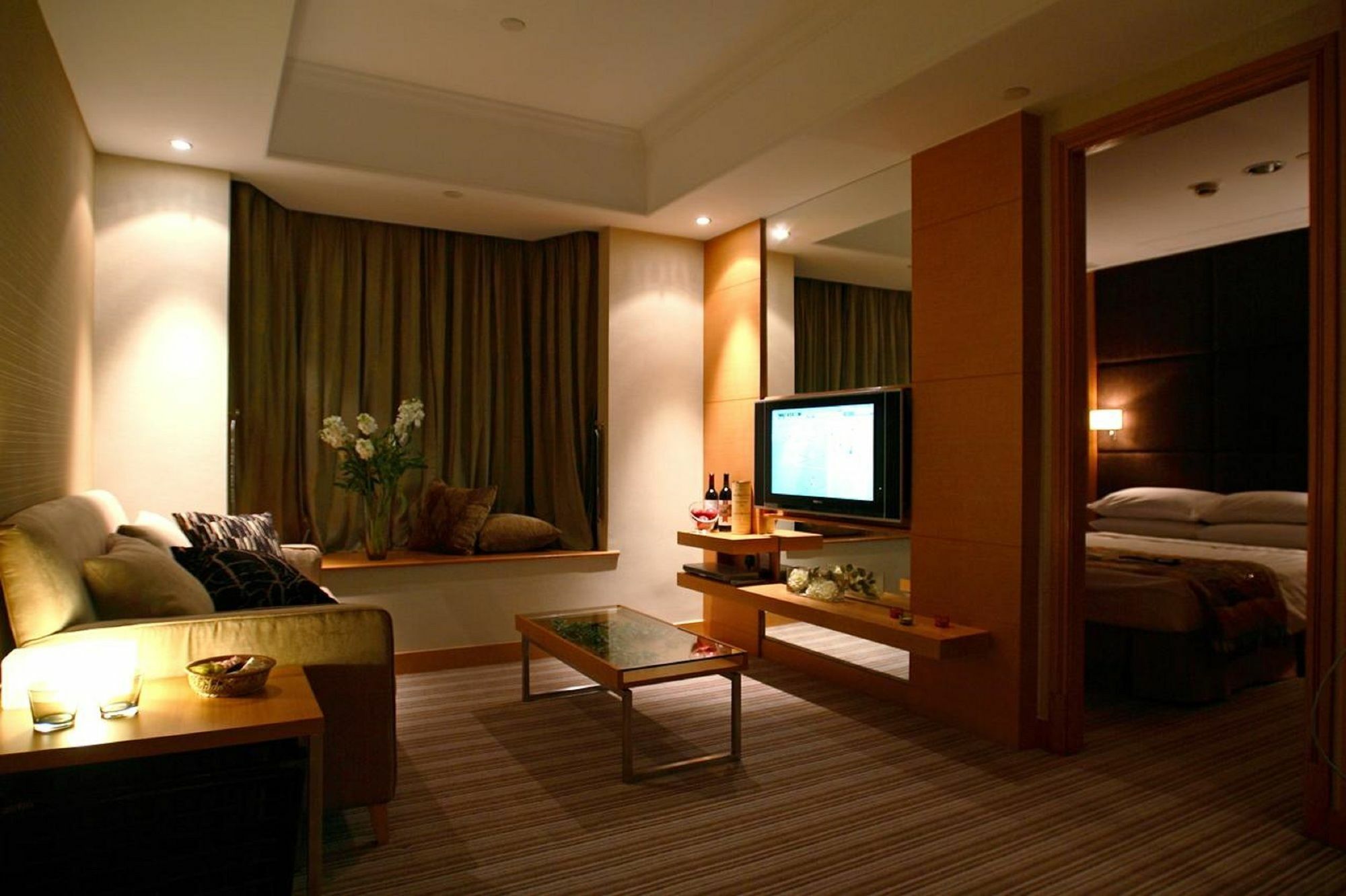 Two Macdonnell Road Aparthotel Hong Kong Exterior foto