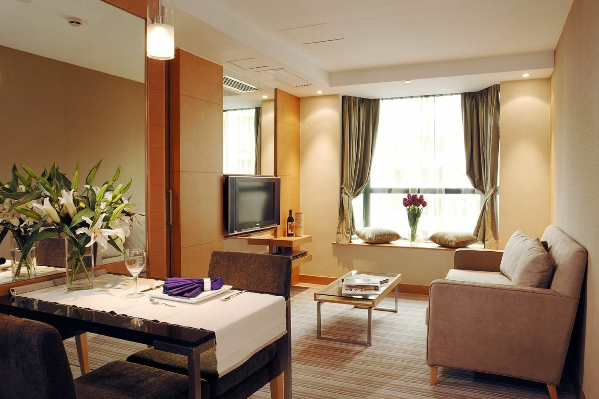 Two Macdonnell Road Aparthotel Hong Kong Exterior foto