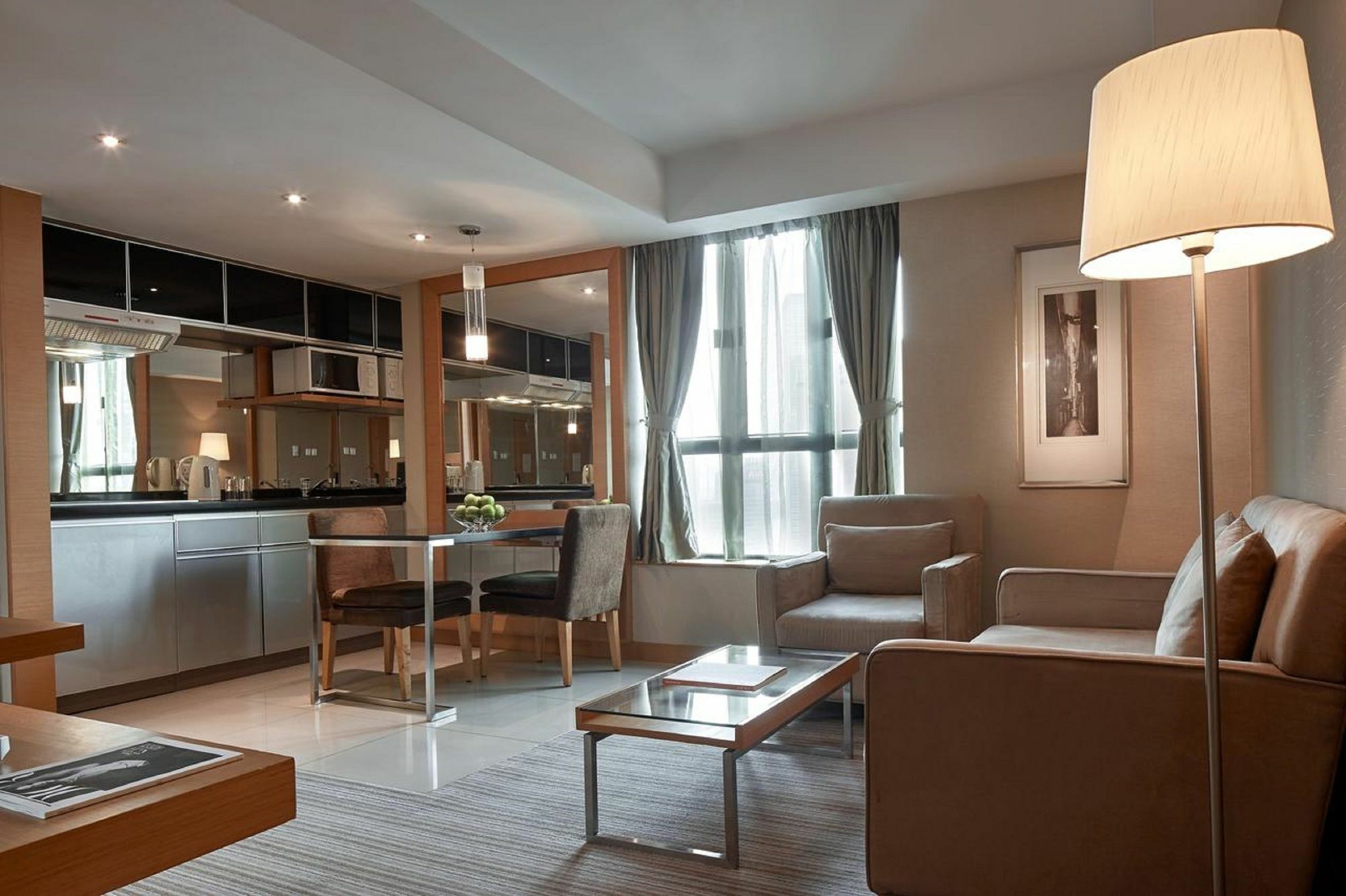 Two Macdonnell Road Aparthotel Hong Kong Exterior foto